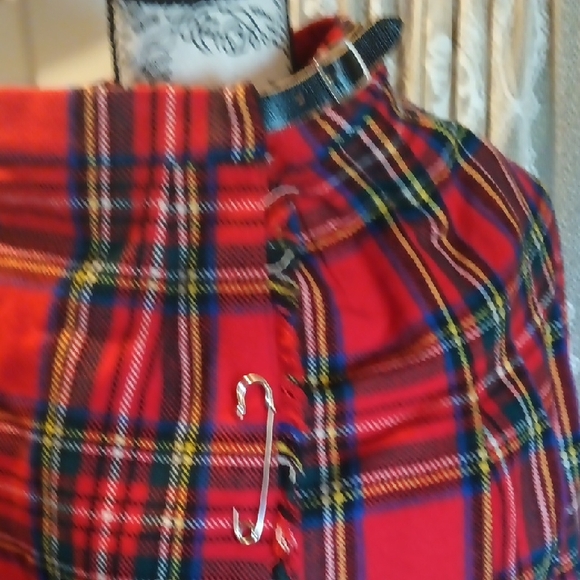 Scottish Laird Porch Women's Size 6 Plaid Red Skirt With Pin - Picture 3 of 4